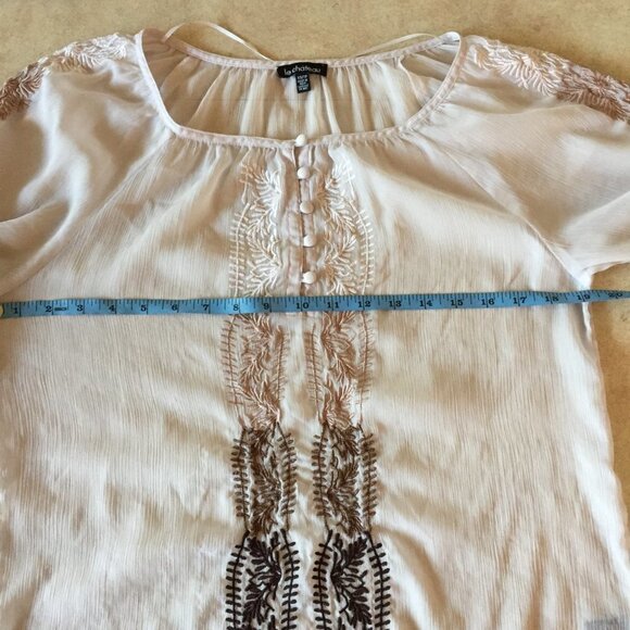 Le Chateau Bohemian Sheer Embroidered 3/4 Sleeve unic - Picture 8 of 10